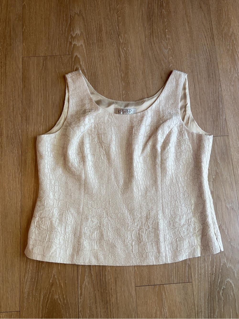 Vintage Kasper Ivory Croc Textured Scoop Neck Sleeveless Tank Top